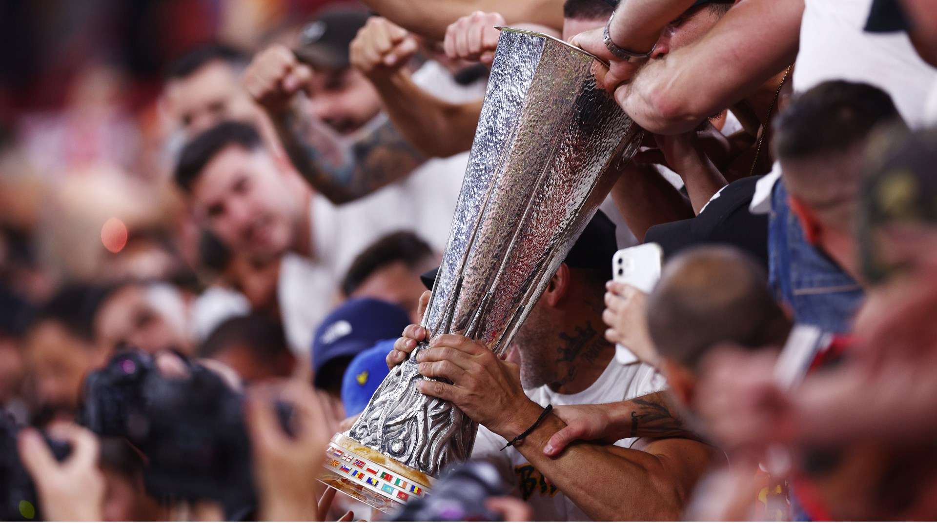 帮助球队夺 帮助球队夺